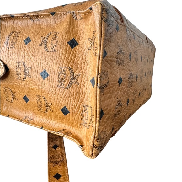 MCM Vintage Visetos SHOPPER  TOTE . Preowned excellent condition.$ today price!! - Picture 7 of 16